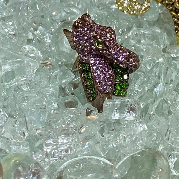 Beautiful Sea Horse Ring in Rose Gold wrapped Sterling Sliver. - Picture 5 of 8